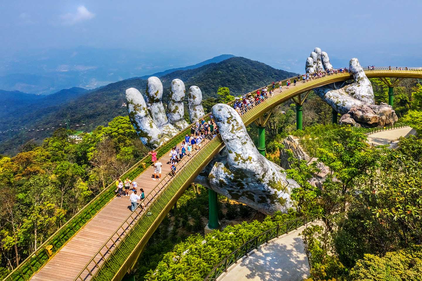 1 Month in Vietnam - Golden Bridge Ba Na Hills
