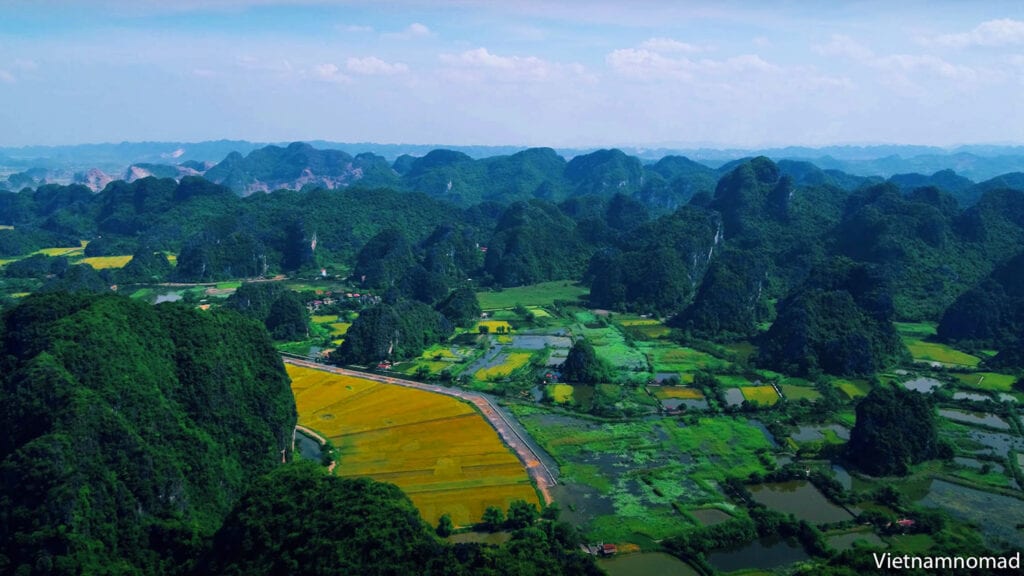 Toàn cảnh non nước hữu tình Ninh Bình Việt Nam
