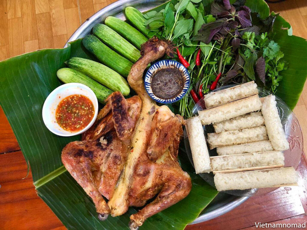 Cơm lam nướng ống tre Sa Pa thơm dẻo