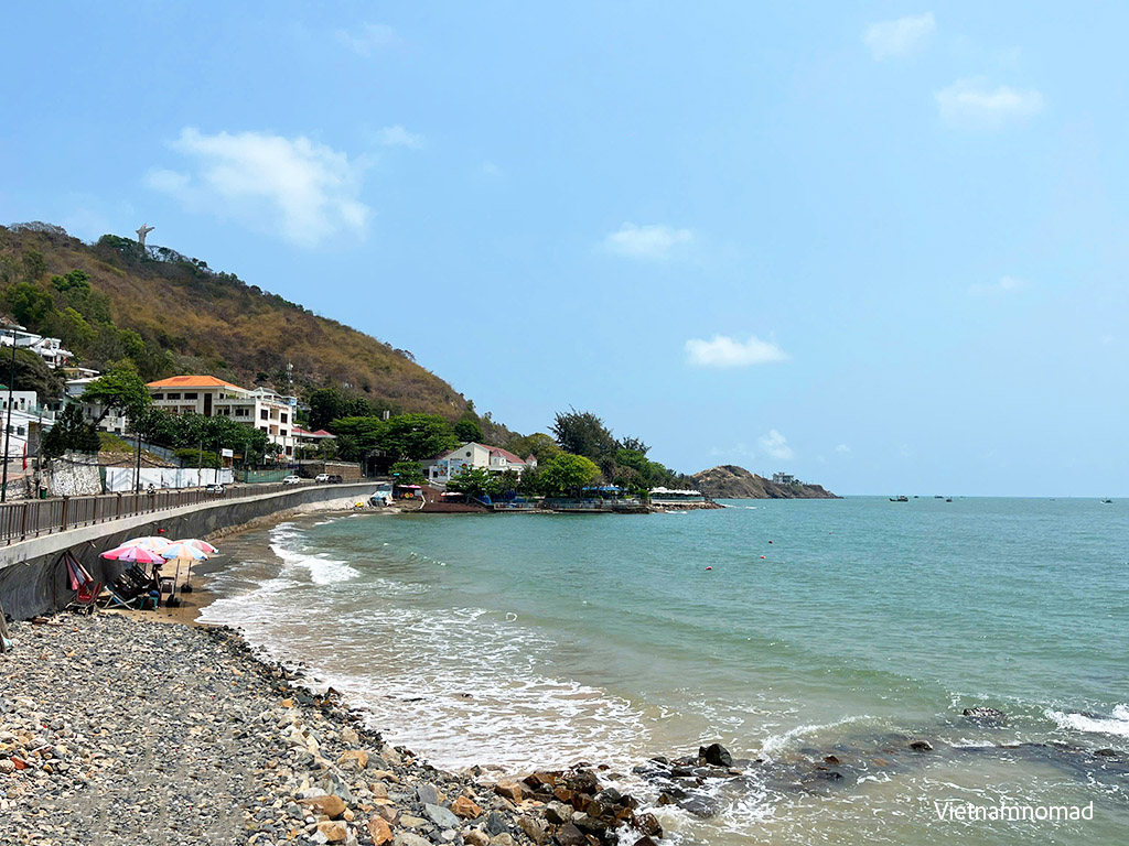 4. Bãi Dứa (Pineapple Beach)
